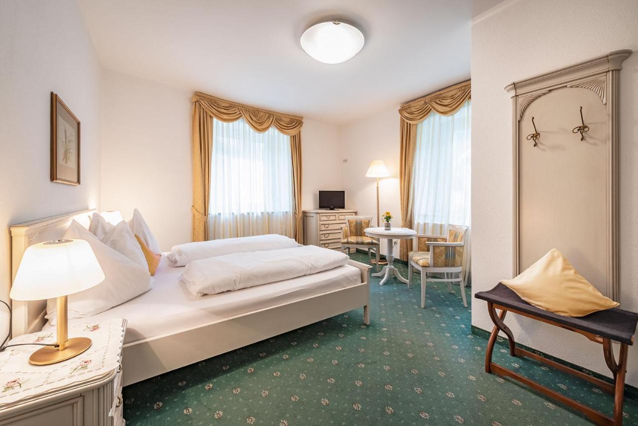 Hotel Weisse Lilie - B&B Rio di Pusteria Exteriör bild