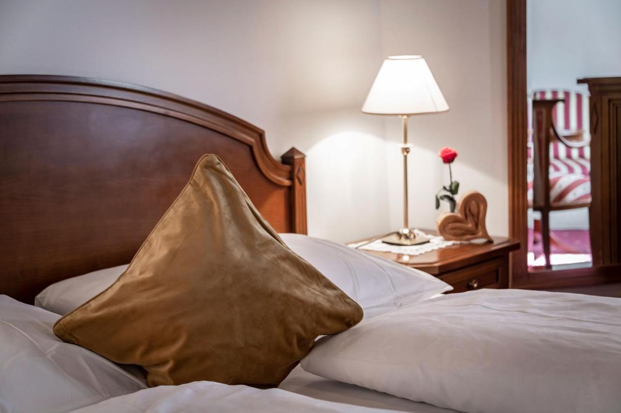 Hotel Weisse Lilie - B&B Rio di Pusteria Exteriör bild